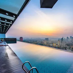 Hostel Regalia Skypool Klcc, Kuala Lumpur